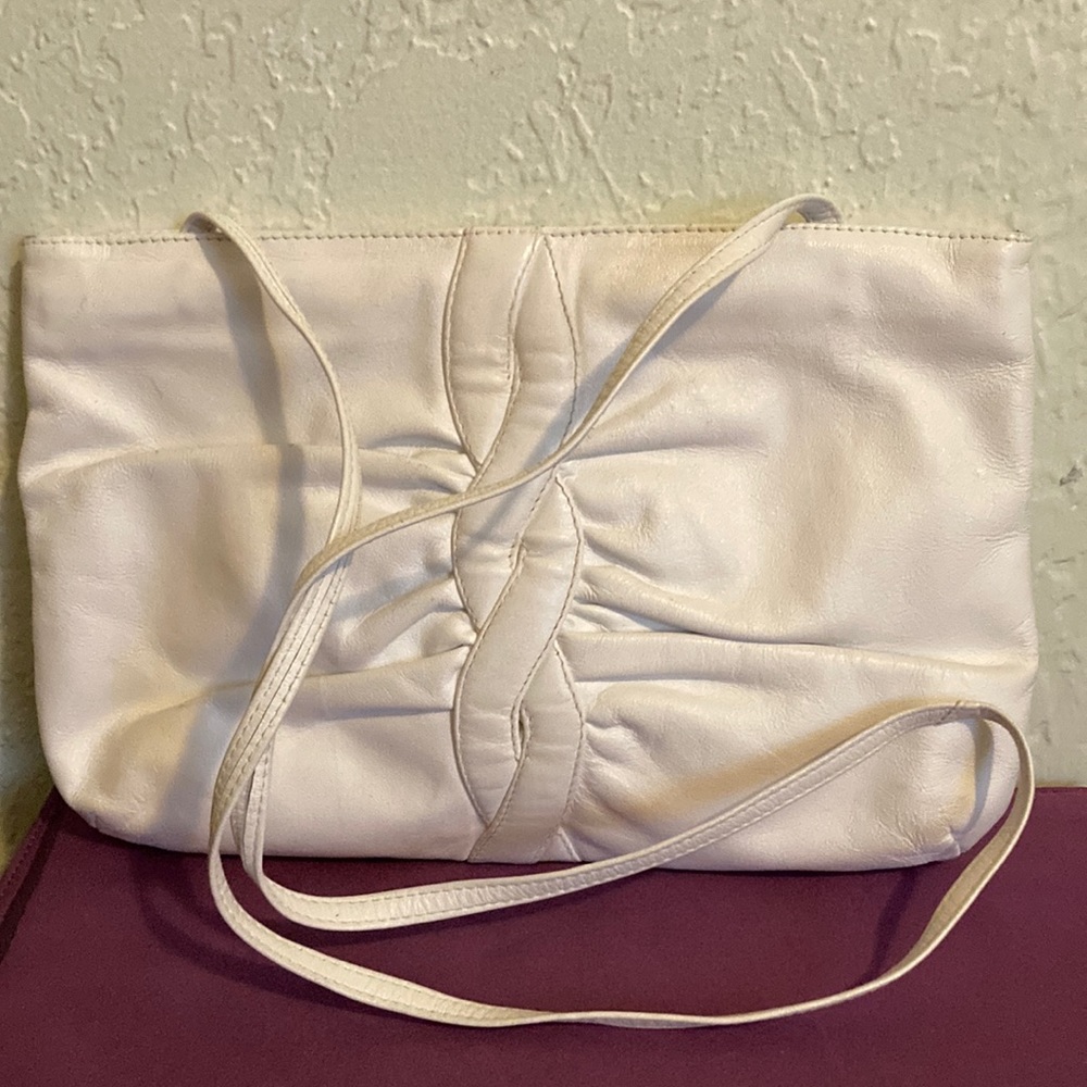 Vintage Leather shoulder/clutch made in Columbia hinge closure zip pocket
